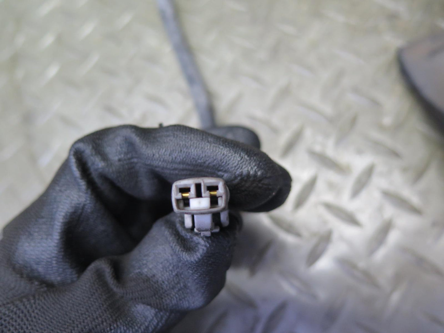 02-10 Lexus SC430 Front Right Side Spindle Knuckle Wheel Hub Bearing 104K OEM