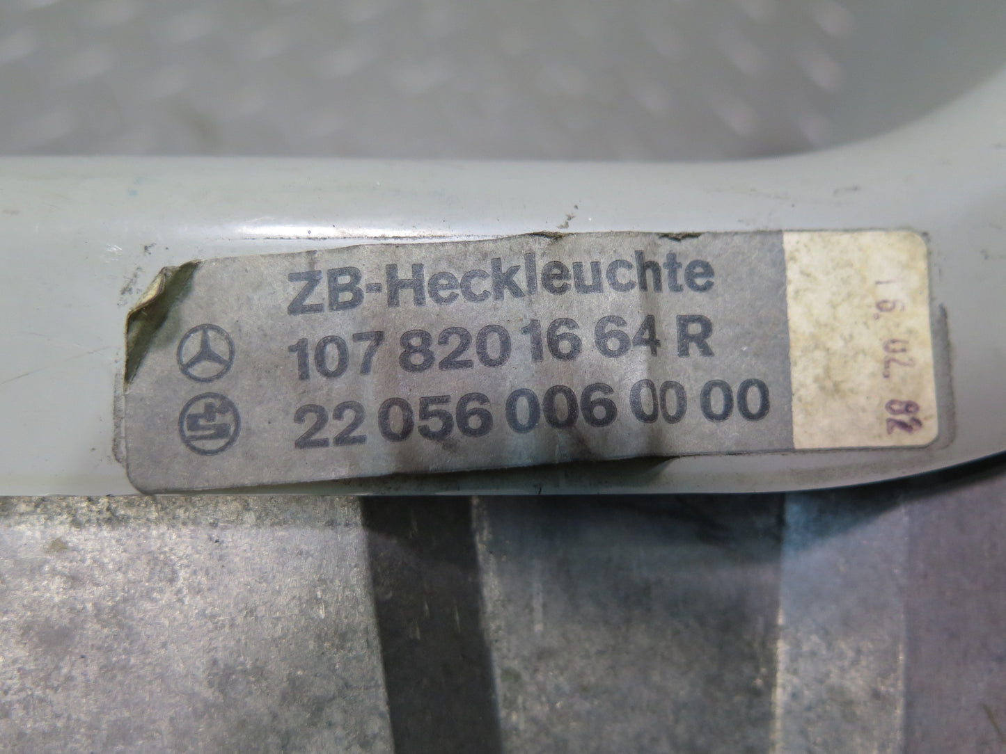 73-89 Mercedes R107 Sl-class Rear Right Tail Light Lamp 1078201664 OEM
