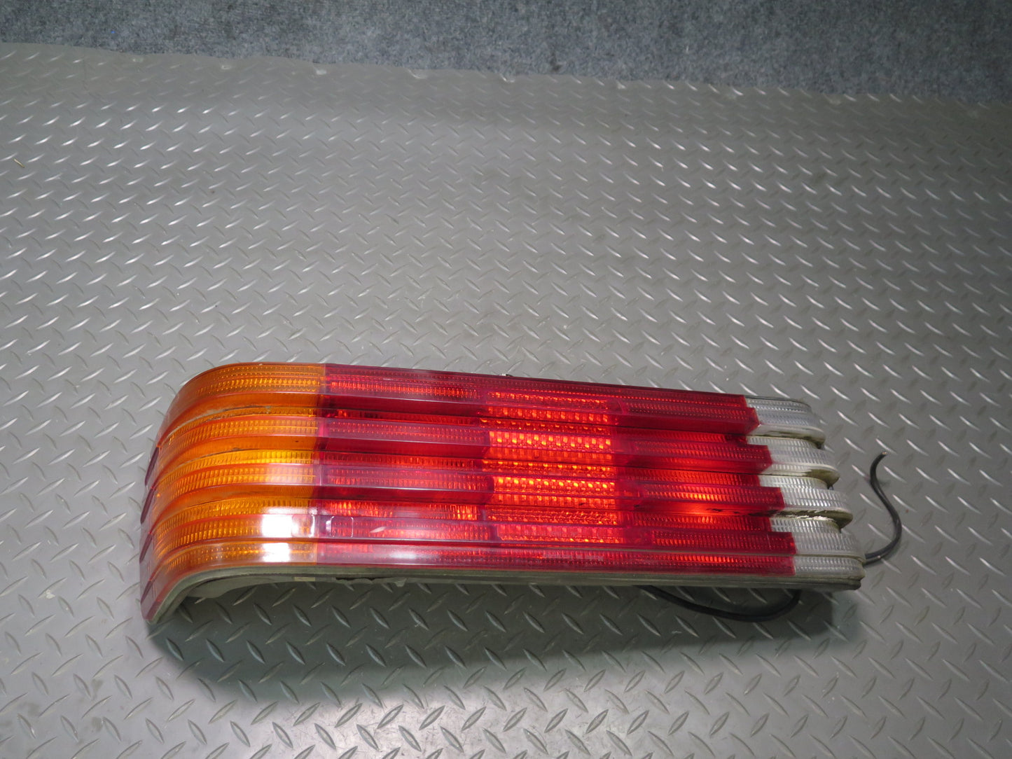 73-89 Mercedes R107 Sl-class Rear Right Tail Light Lamp 1078201664 OEM