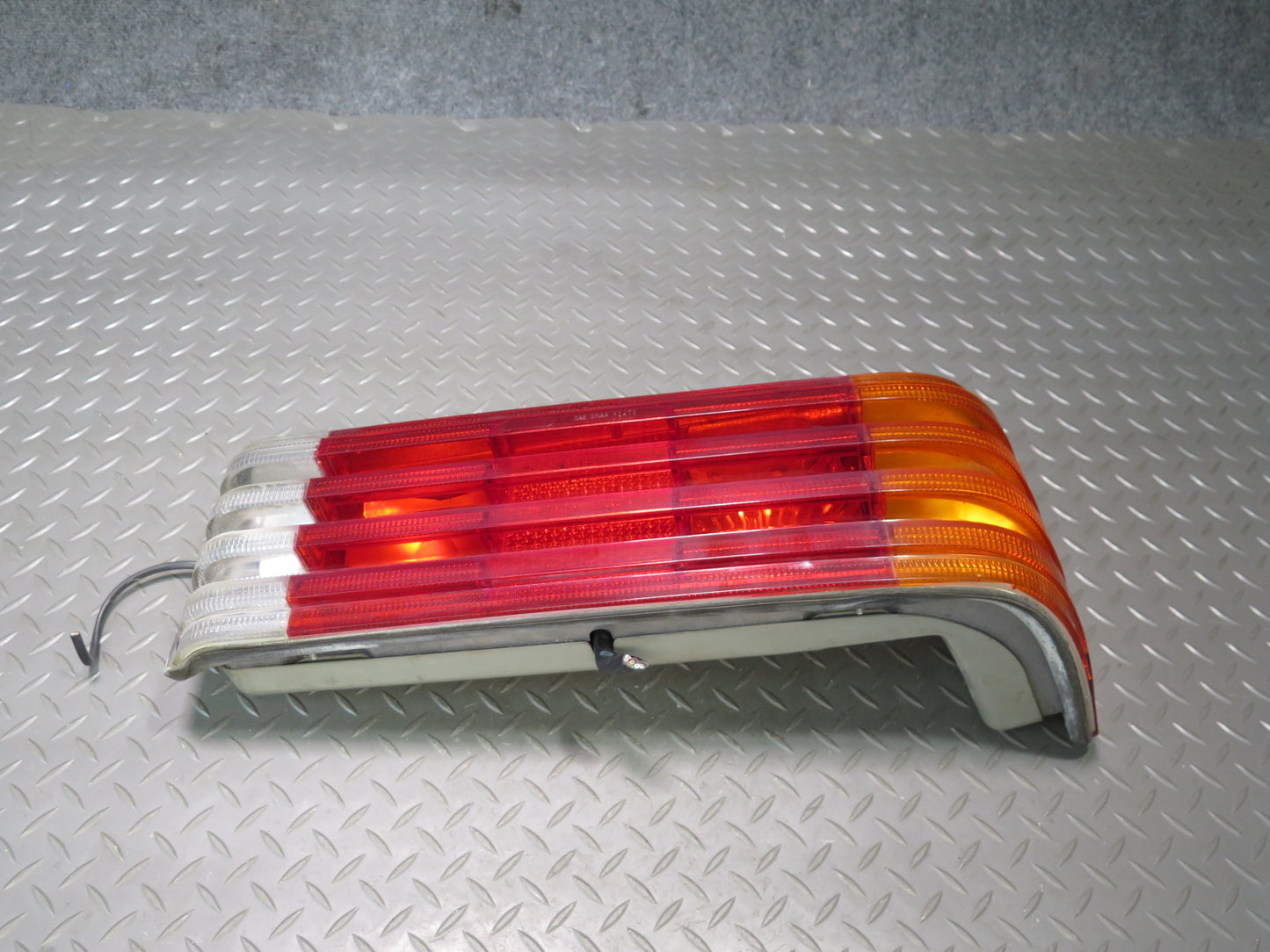 73-89 Mercedes R107 Sl-class Rear Right Tail Light Lamp 1078201664 OEM