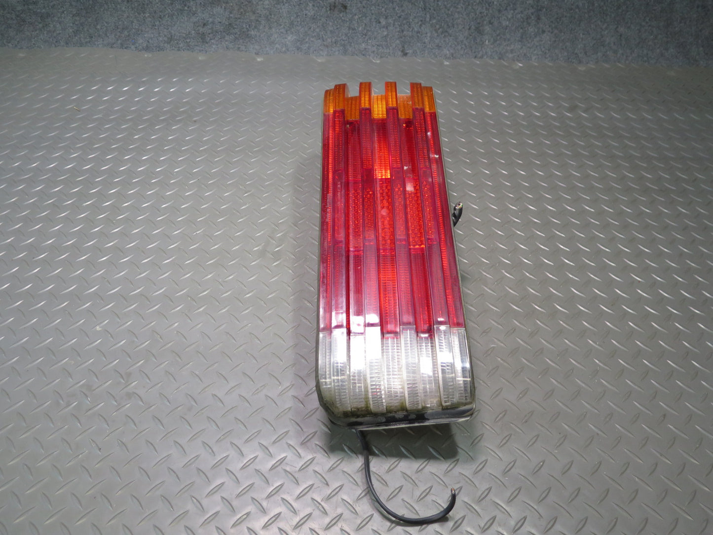 73-89 Mercedes R107 Sl-class Rear Right Tail Light Lamp 1078201664 OEM