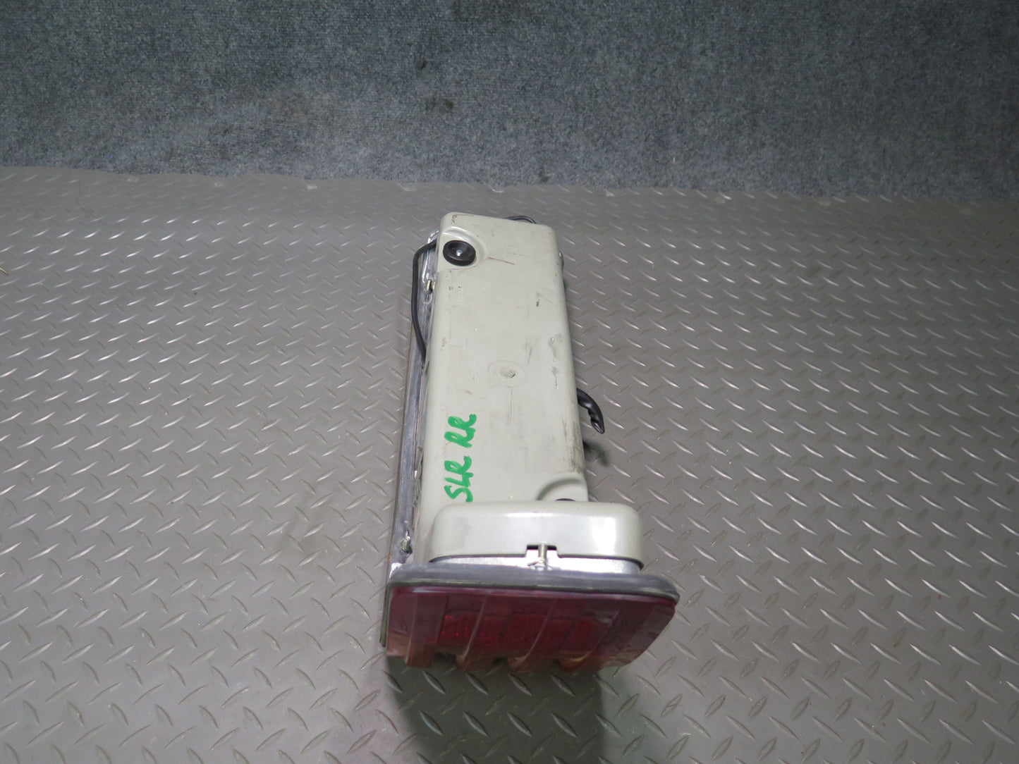 73-89 Mercedes R107 Sl-class Rear Right Tail Light Lamp 1078201664 OEM