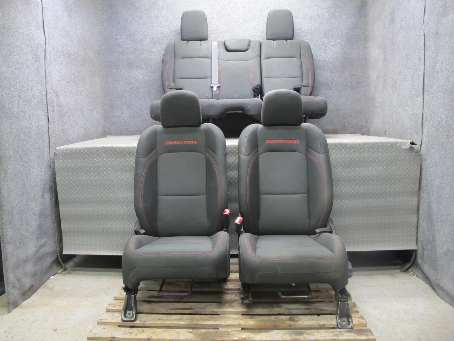18-19 Jeep Wrangler Rubicon 4-DOOR RED Stiches Front & Rear Cloth Seat Set OEM
