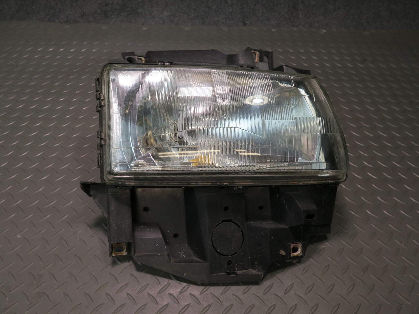 99-03 VW Eurovan T4 Front Right Pass Side Halogen Headlight Lamp OEM