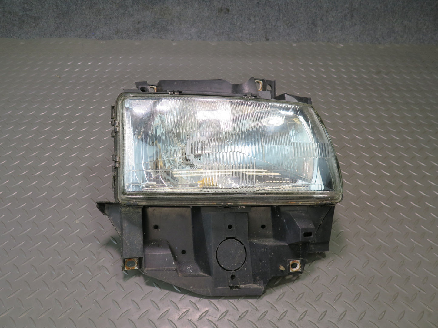 99-03 VW Eurovan T4 Front Right Pass Side Halogen Headlight Lamp OEM