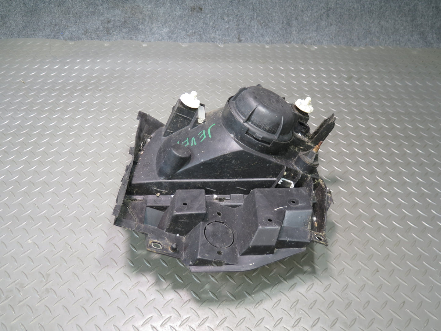 99-03 VW Eurovan T4 Front Right Pass Side Halogen Headlight Lamp OEM