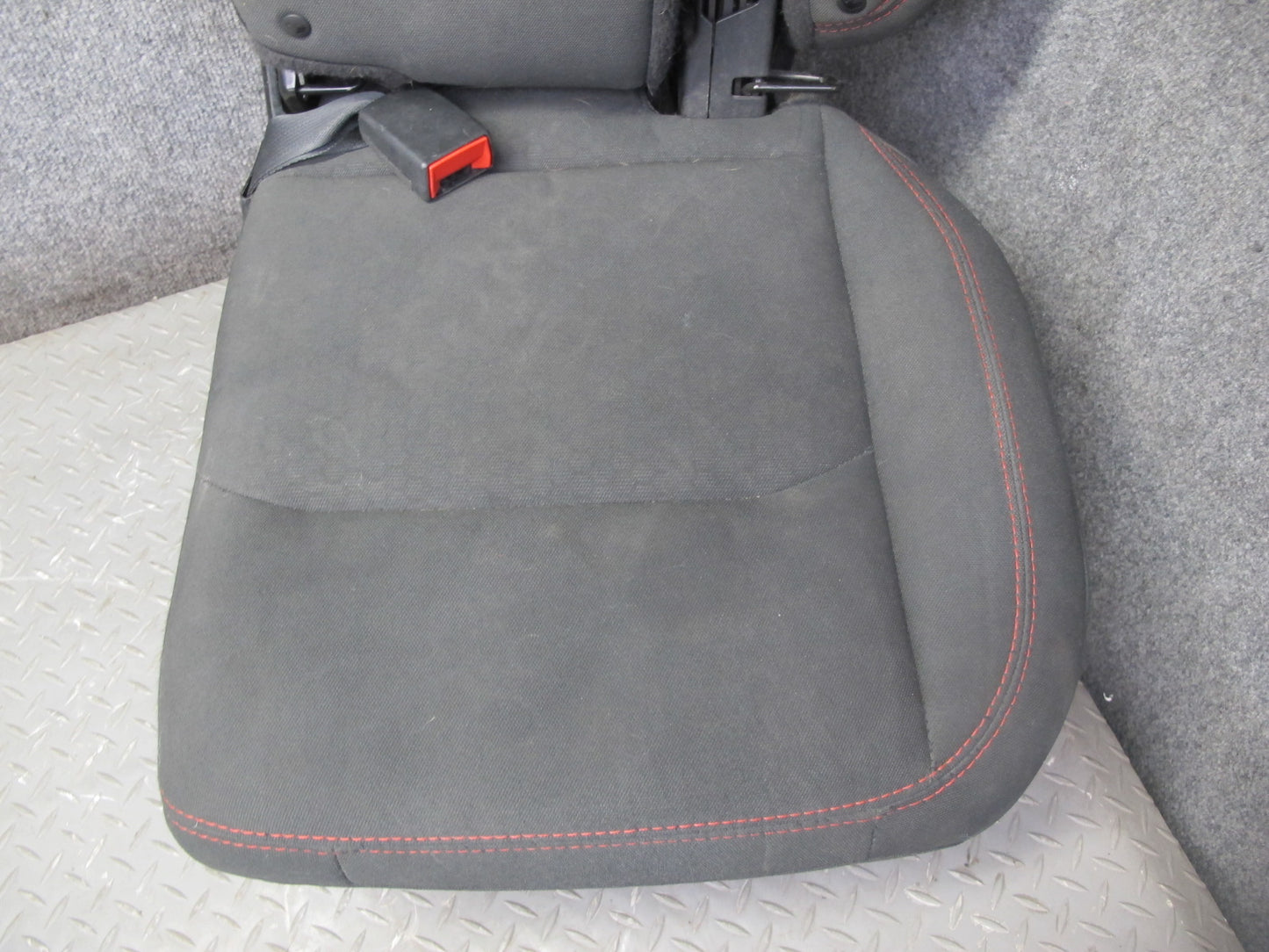 18-19 Jeep Wrangler Rubicon 4-DOOR RED Stiches Front & Rear Cloth Seat Set OEM