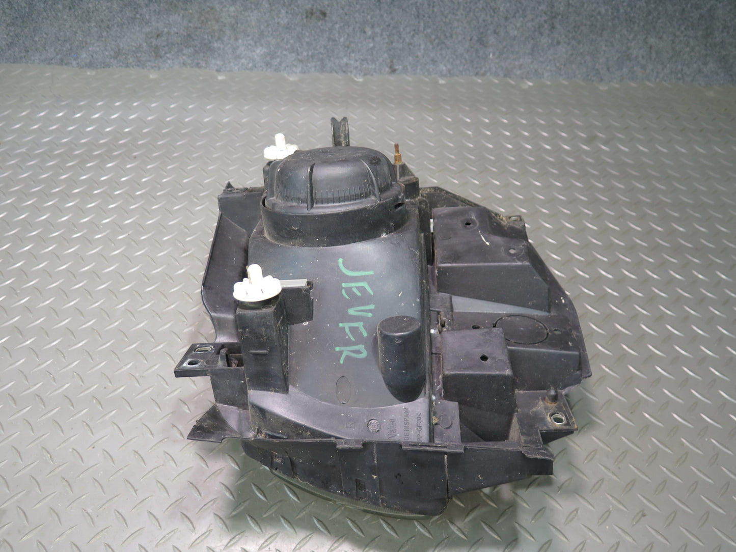 99-03 VW Eurovan T4 Front Right Pass Side Halogen Headlight Lamp OEM