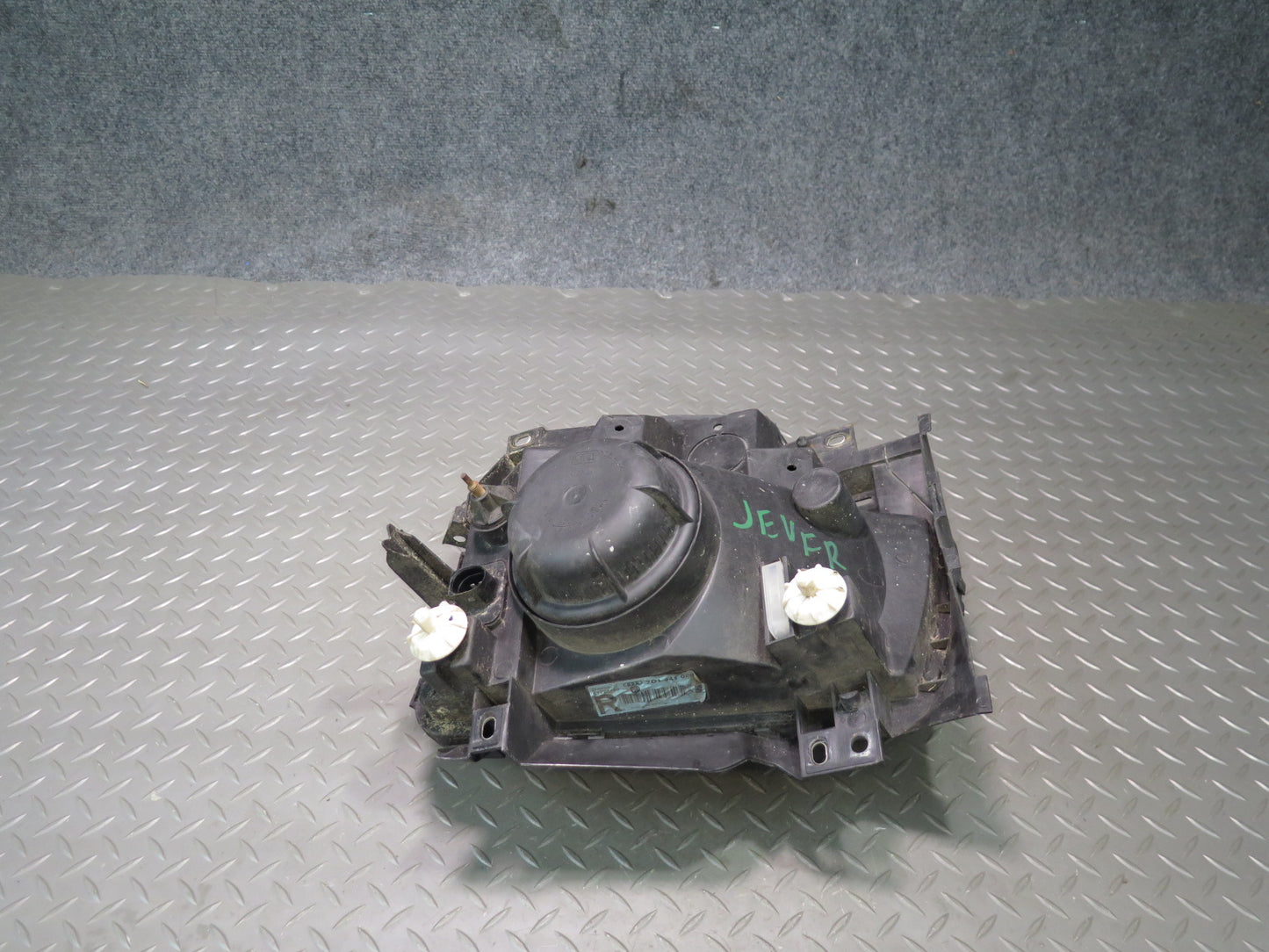 99-03 VW Eurovan T4 Front Right Pass Side Halogen Headlight Lamp OEM