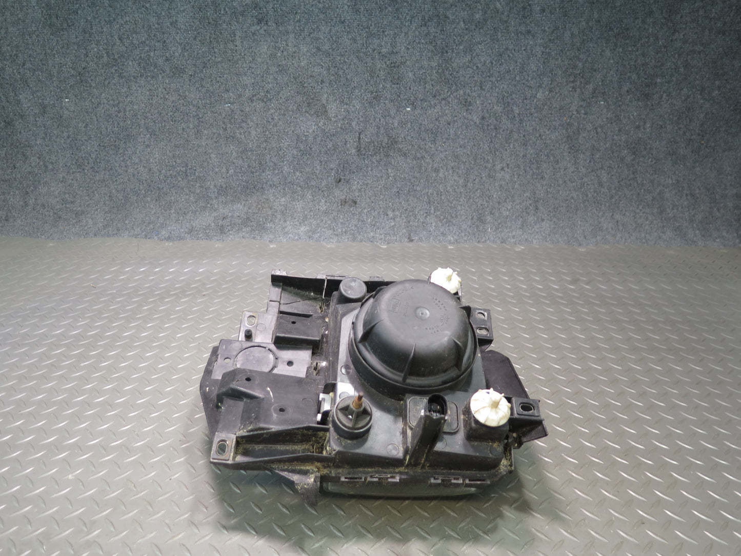 99-03 VW Eurovan T4 Front Right Pass Side Halogen Headlight Lamp OEM