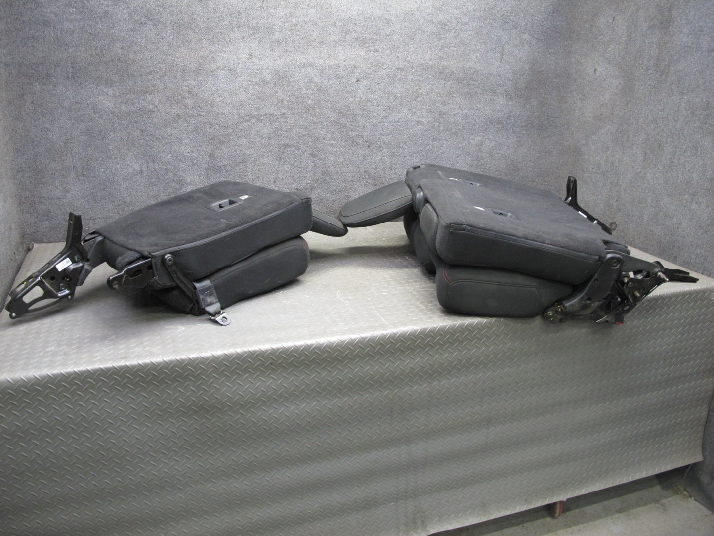 18-19 Jeep Wrangler Rubicon 4-DOOR RED Stiches Front & Rear Cloth Seat Set OEM