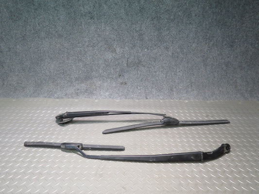 01-06 Lexus UCF30L LS430 Set of 2 Front Left & Right Wiper Arm OEM