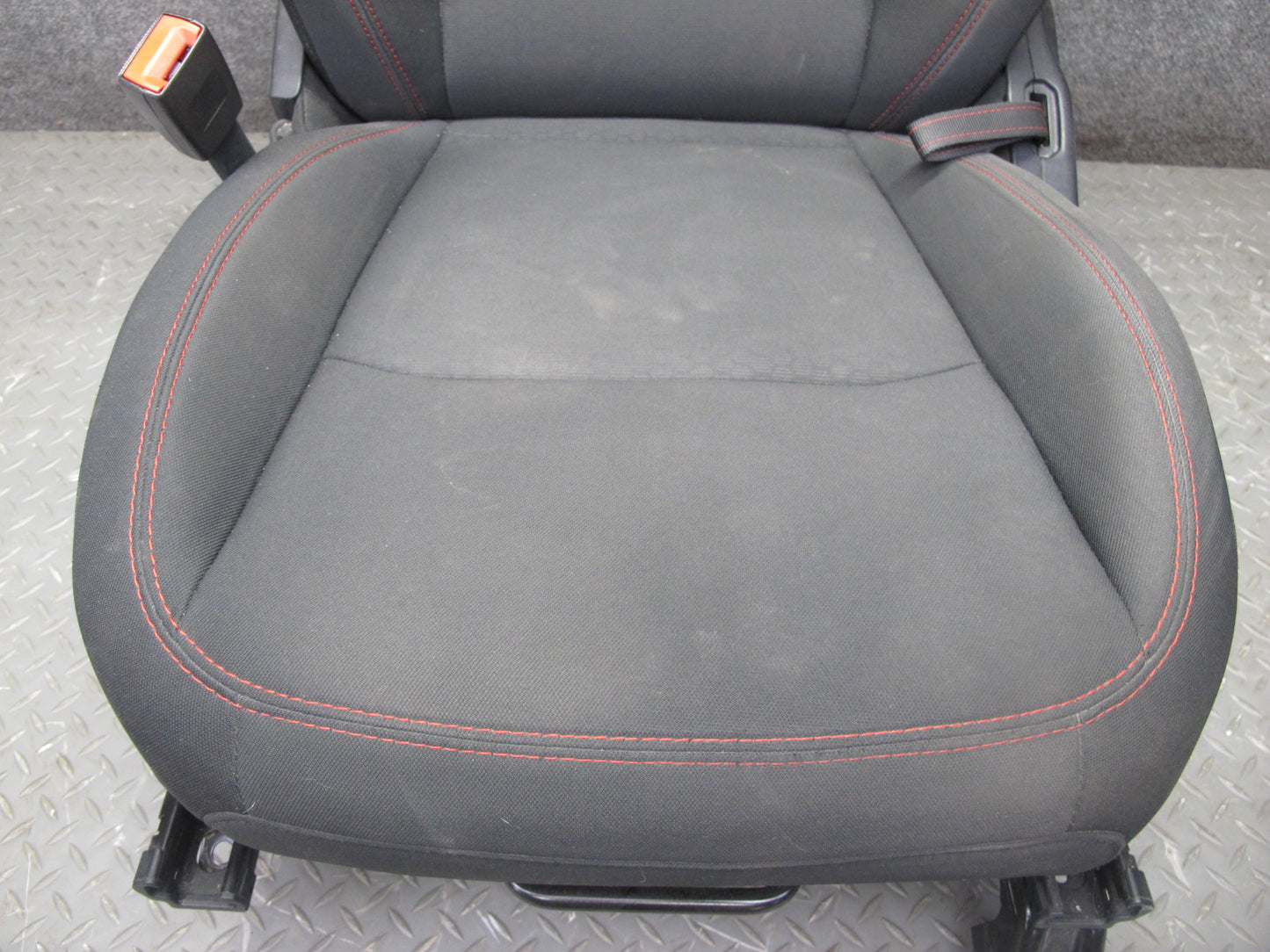 18-19 Jeep Wrangler Rubicon 4-DOOR RED Stiches Front & Rear Cloth Seat Set OEM