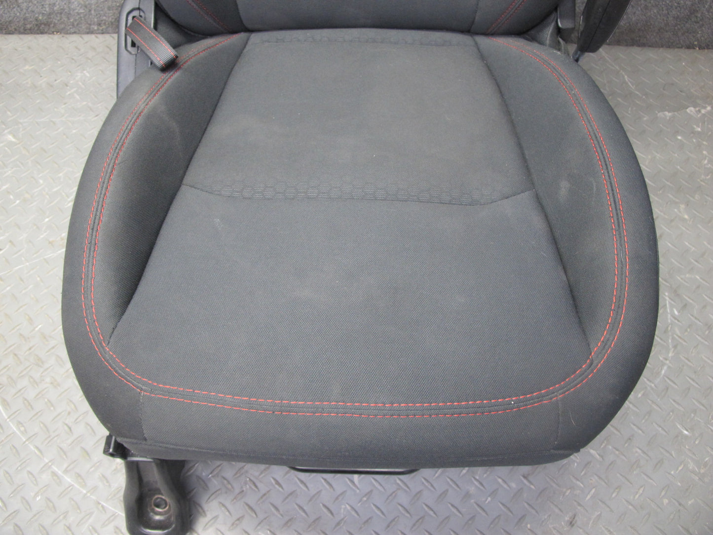 18-19 Jeep Wrangler Rubicon 4-DOOR RED Stiches Front & Rear Cloth Seat Set OEM