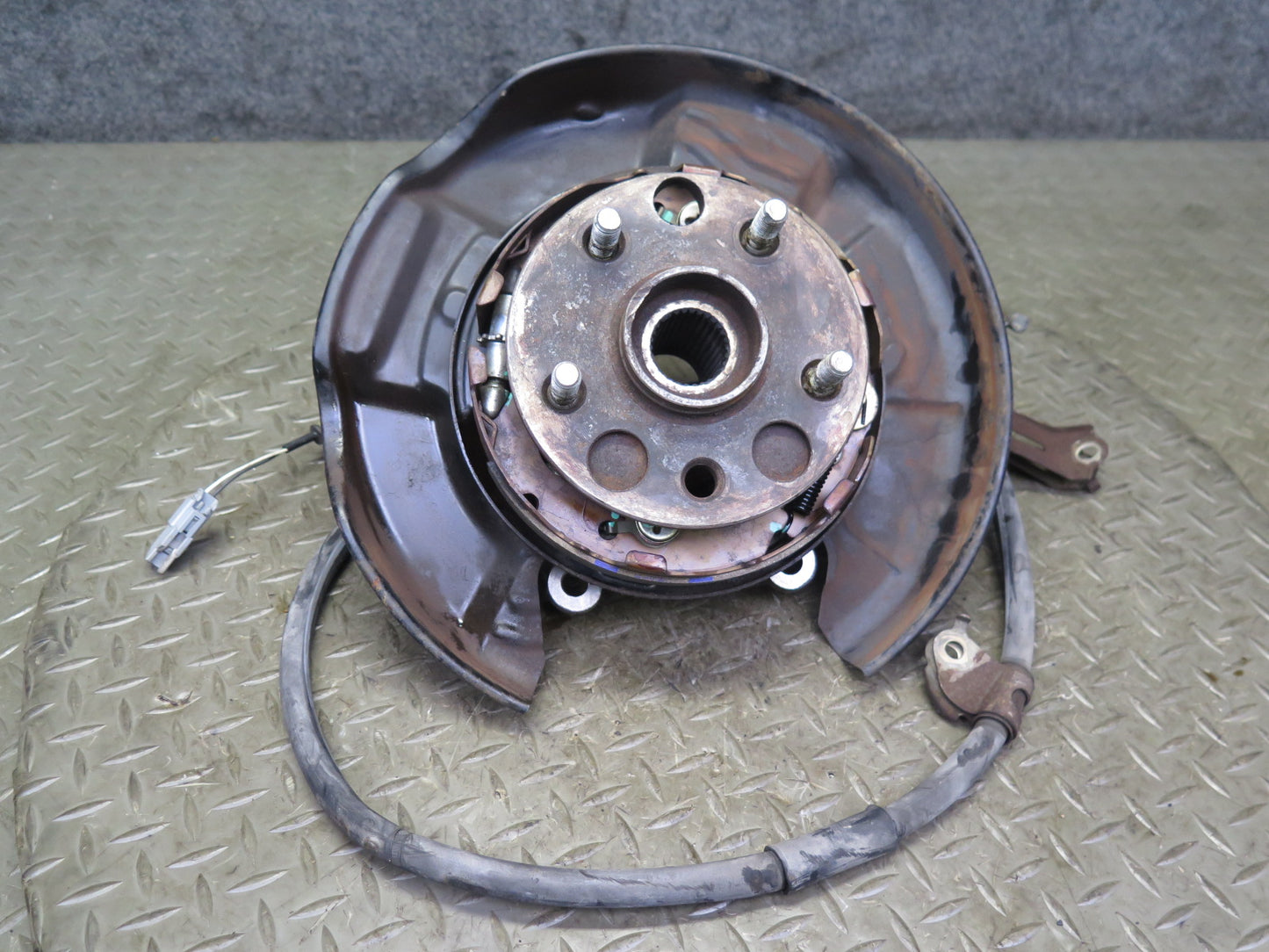 02-10 Lexus SC430 Rear Left Driver Side Spindle Knuckle Wheel Hub Bearing OEM