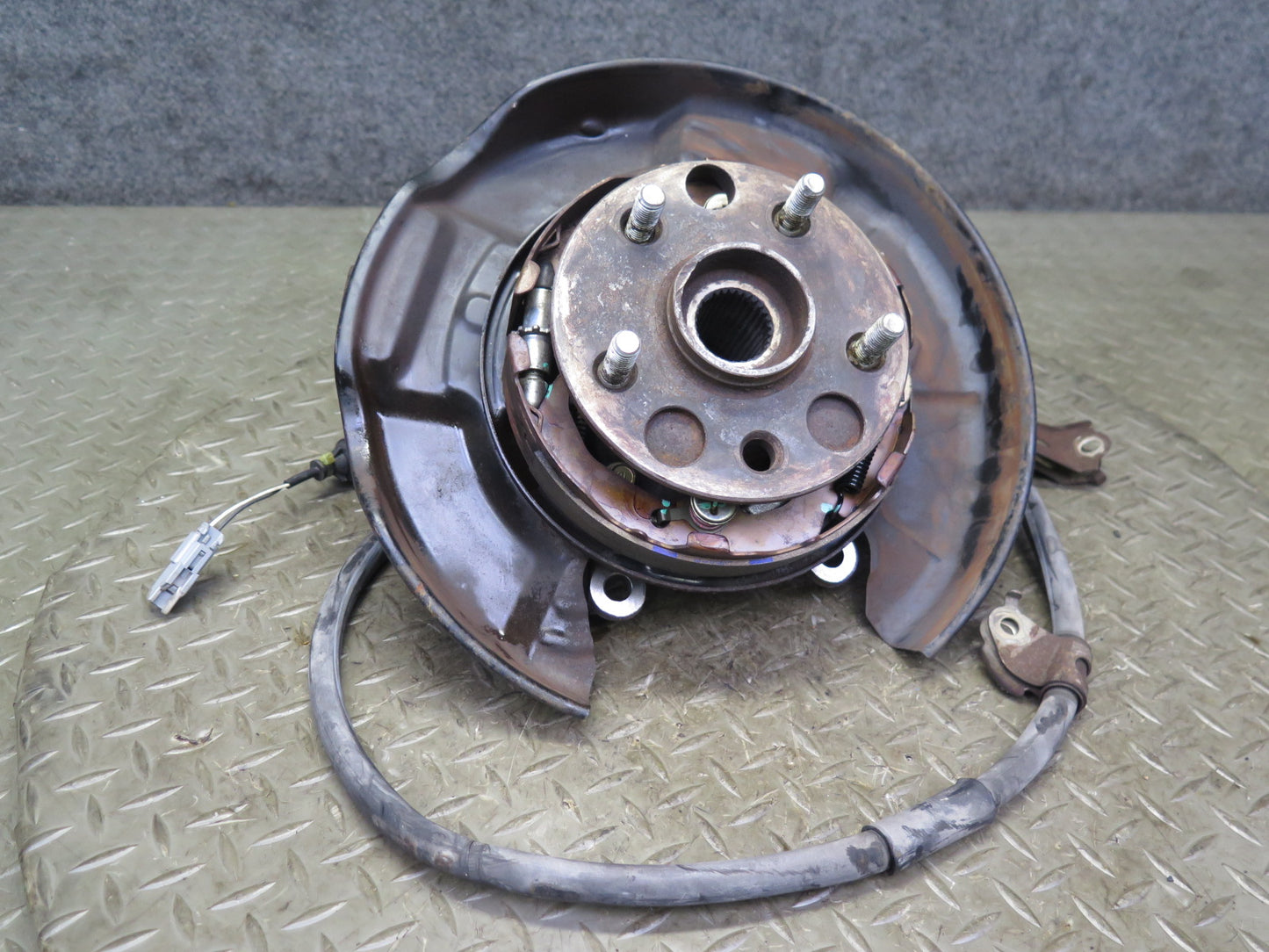 02-10 Lexus SC430 Rear Left Driver Side Spindle Knuckle Wheel Hub Bearing OEM