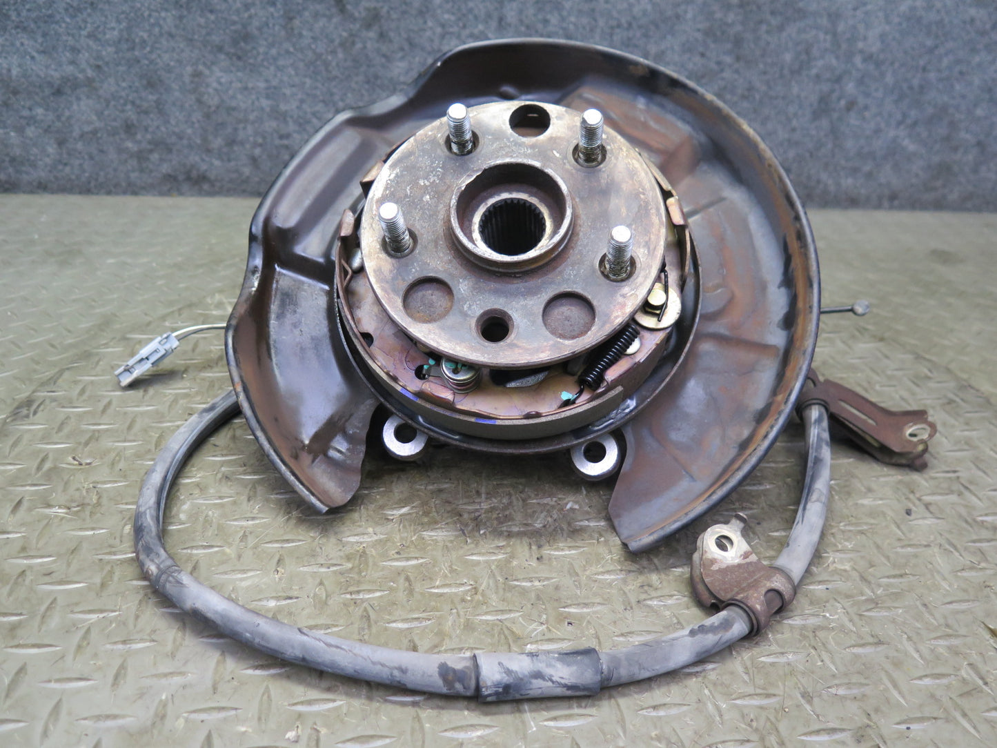 02-10 Lexus SC430 Rear Left Driver Side Spindle Knuckle Wheel Hub Bearing OEM