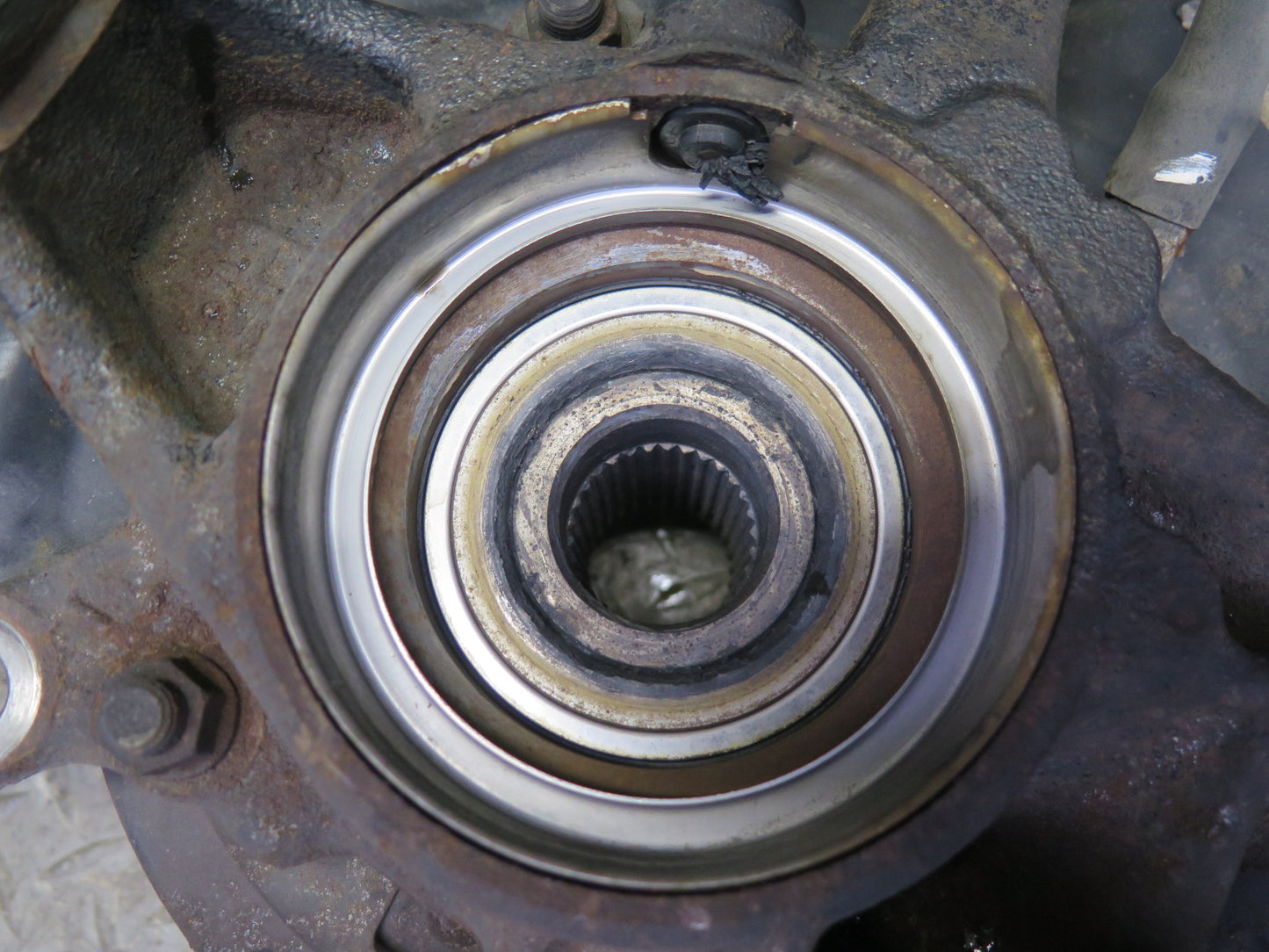 02-10 Lexus SC430 Rear Left Driver Side Spindle Knuckle Wheel Hub Bearing OEM