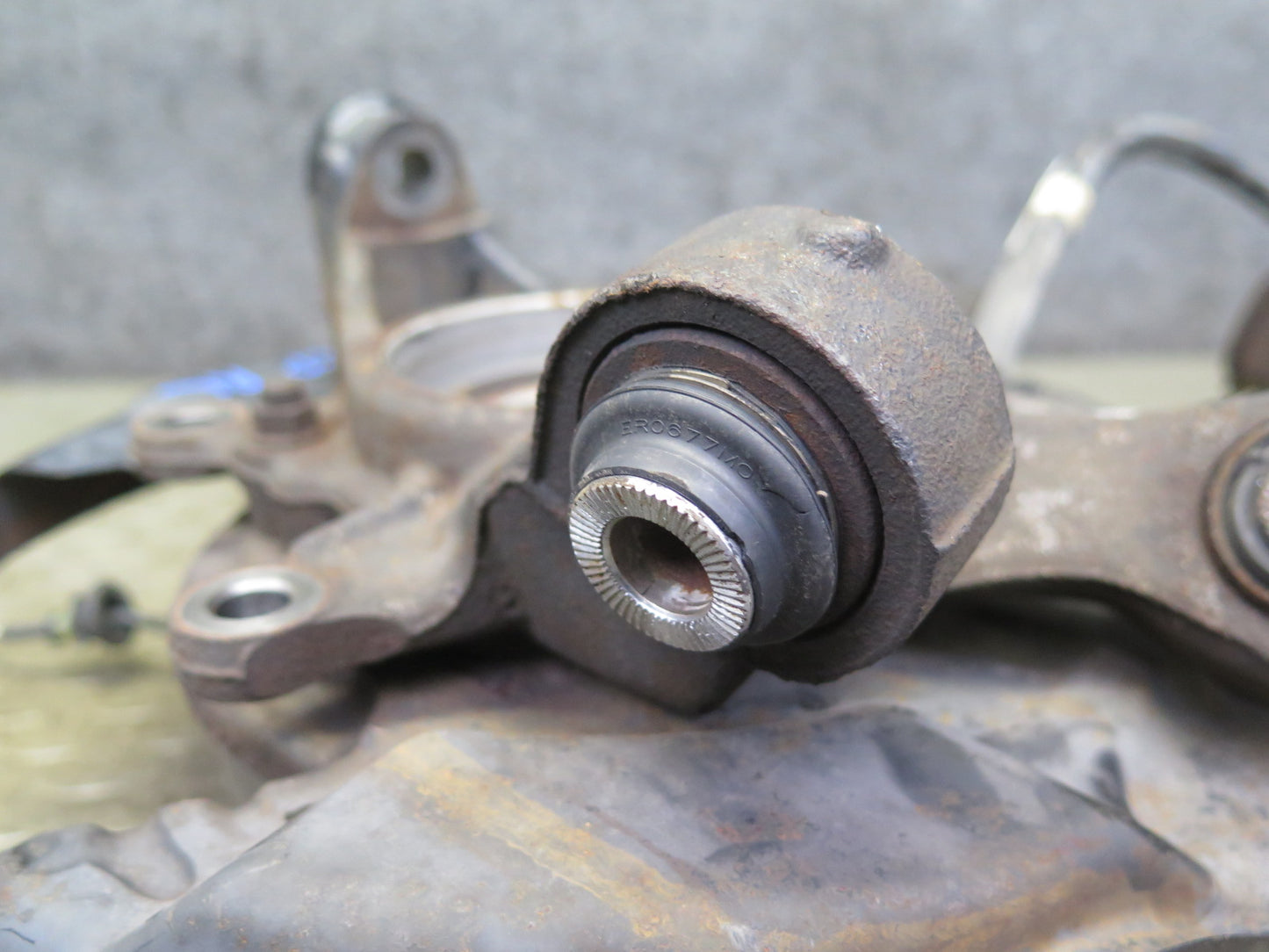 02-10 Lexus SC430 Rear Left Driver Side Spindle Knuckle Wheel Hub Bearing OEM