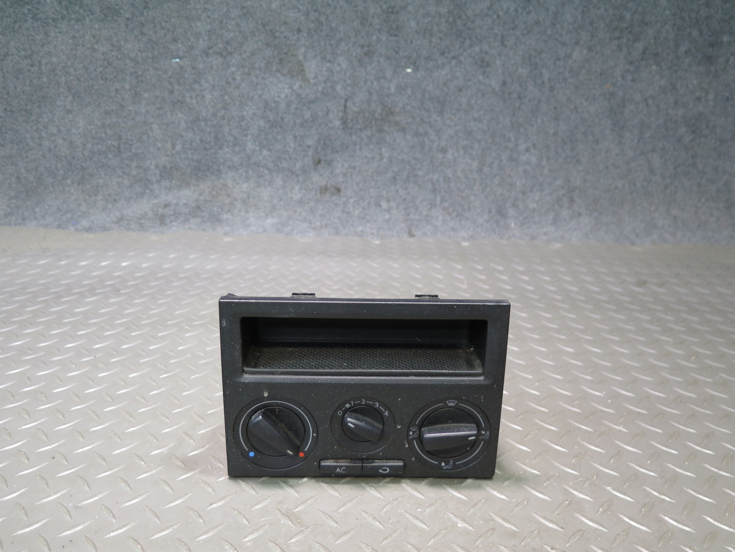 01-02 VW Eurovan T4 Manual A/C Heater Climate Control Switch Panel W/ Bezel OEM