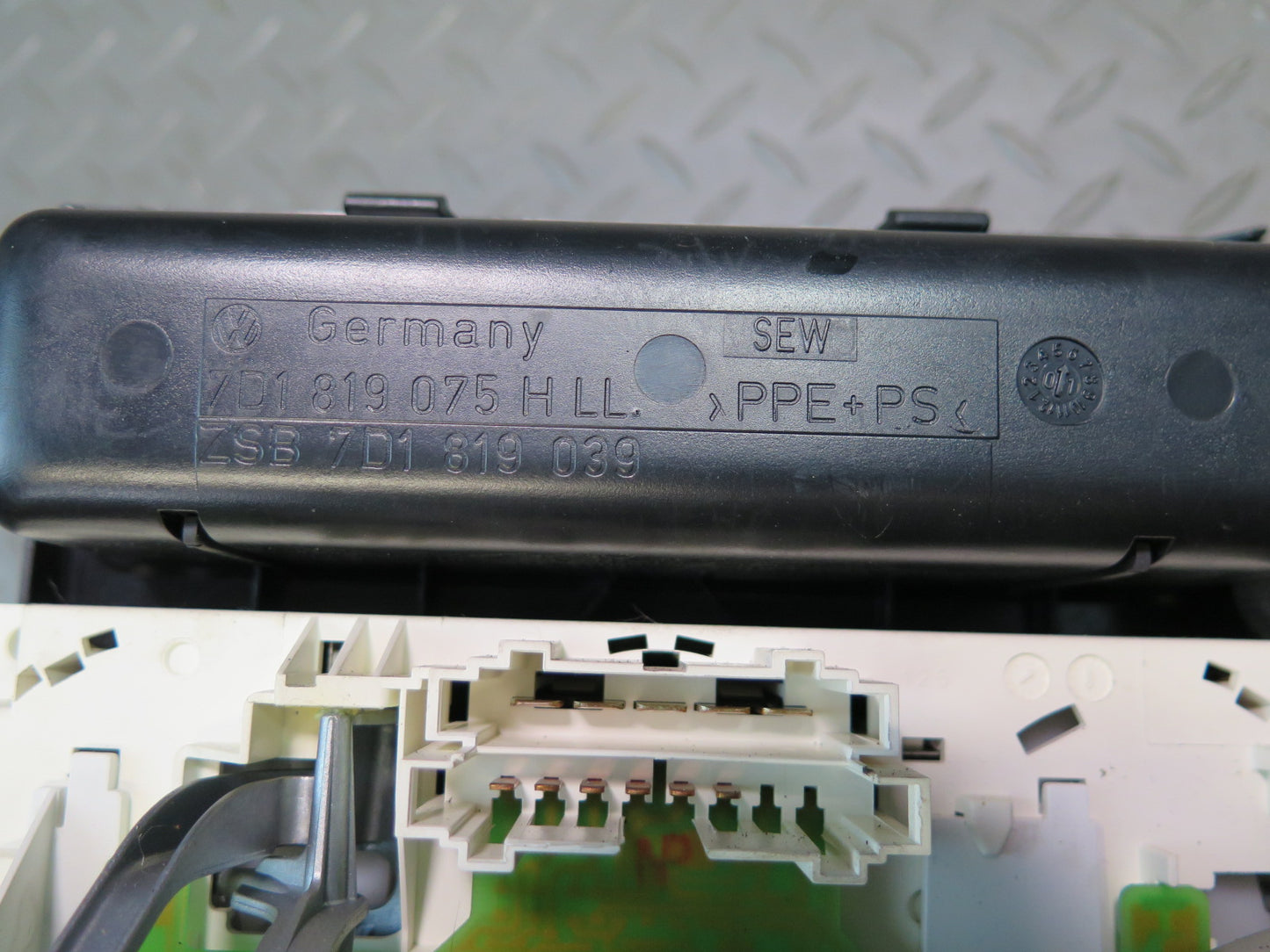 01-02 VW Eurovan T4 Manual A/C Heater Climate Control Switch Panel W/ Bezel OEM