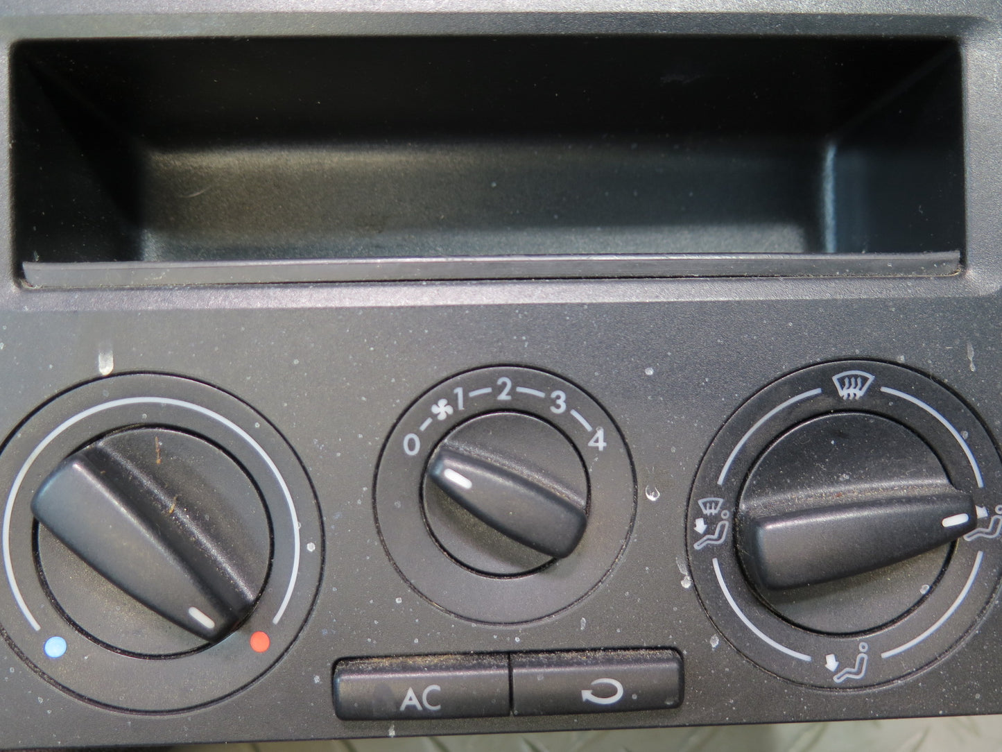 01-02 VW Eurovan T4 Manual A/C Heater Climate Control Switch Panel W/ Bezel OEM