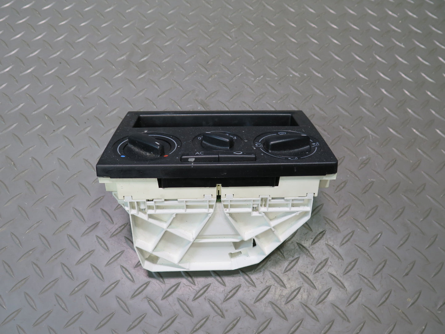 01-02 VW Eurovan T4 Manual A/C Heater Climate Control Switch Panel W/ Bezel OEM