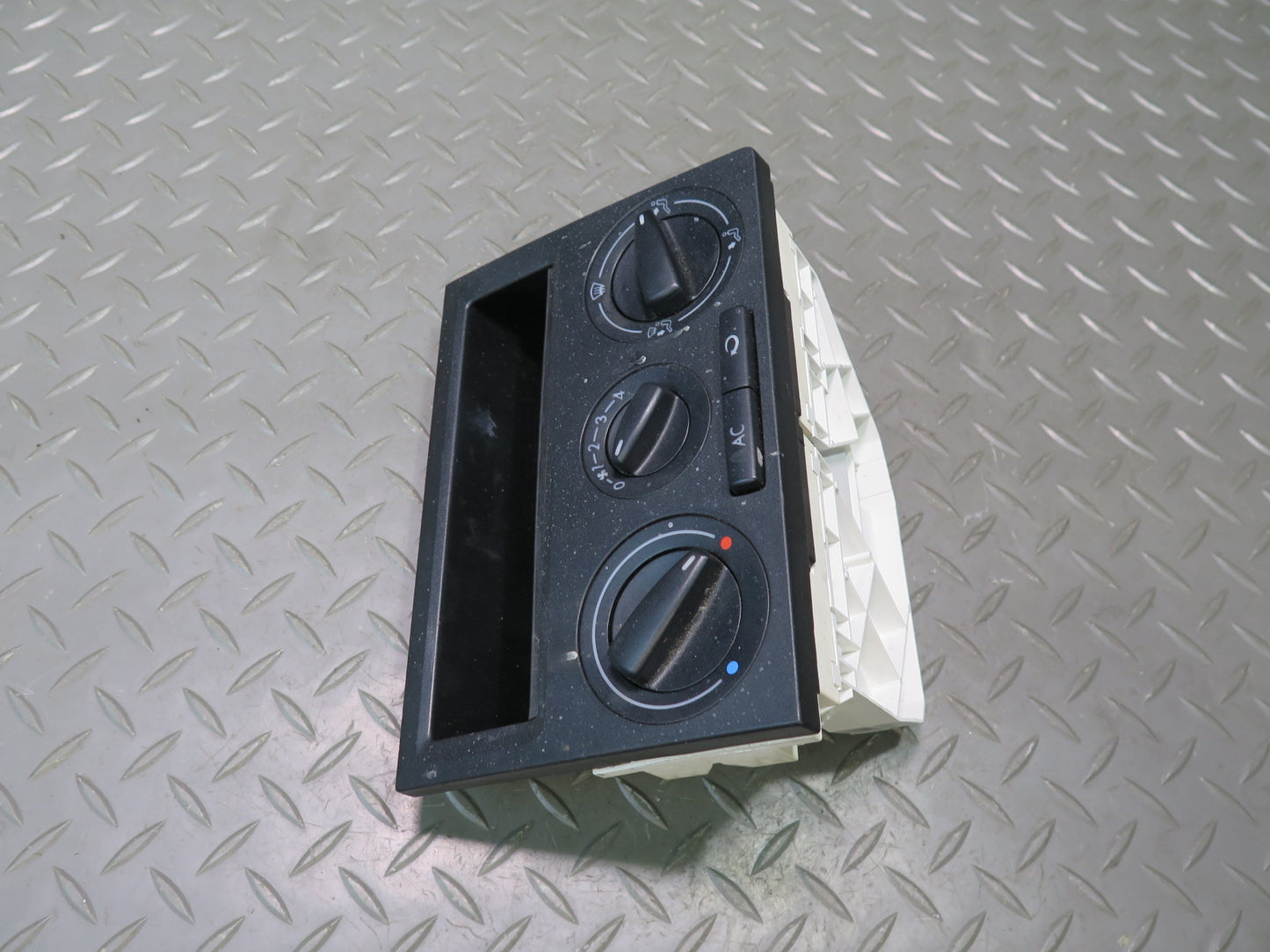 01-02 VW Eurovan T4 Manual A/C Heater Climate Control Switch Panel W/ Bezel OEM