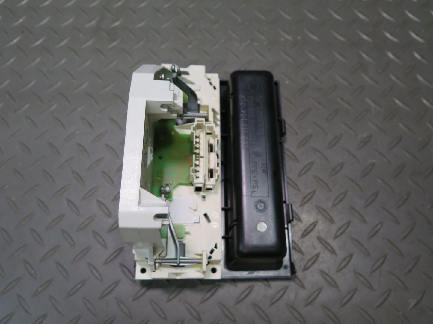 01-02 VW Eurovan T4 Manual A/C Heater Climate Control Switch Panel W/ Bezel OEM