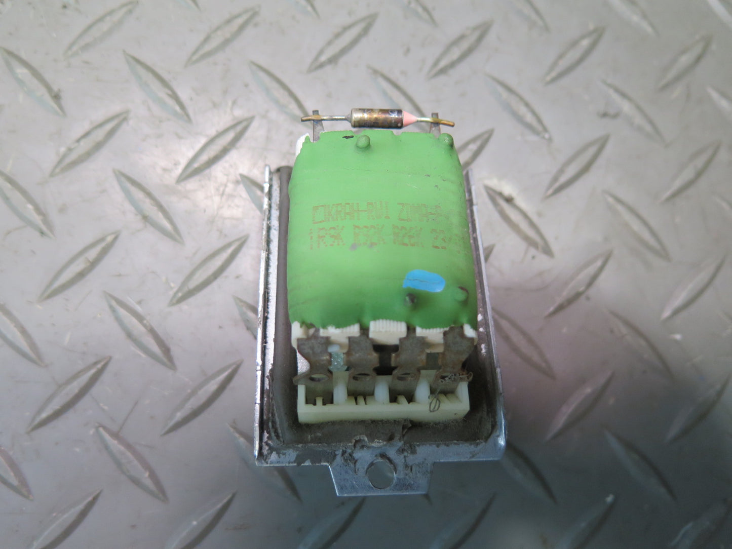 99-03 VW Eurovan T4 Front A/C Heater Blower Motor Fan Resistor 701959263A OEM