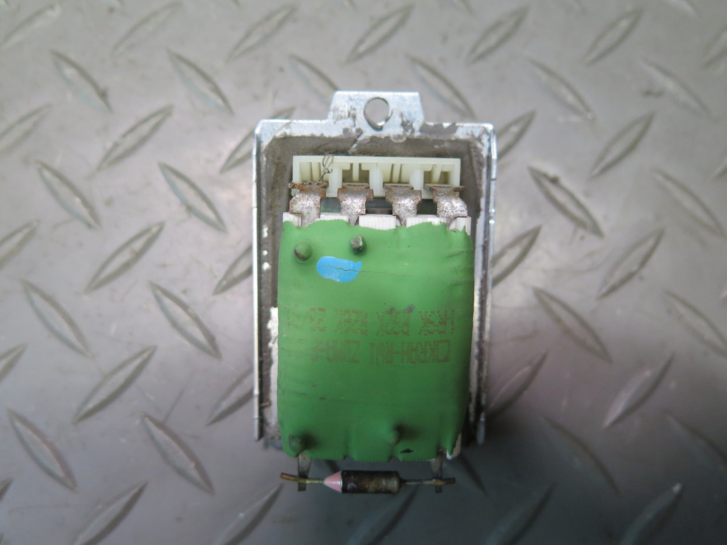 99-03 VW Eurovan T4 Front A/C Heater Blower Motor Fan Resistor 701959263A OEM