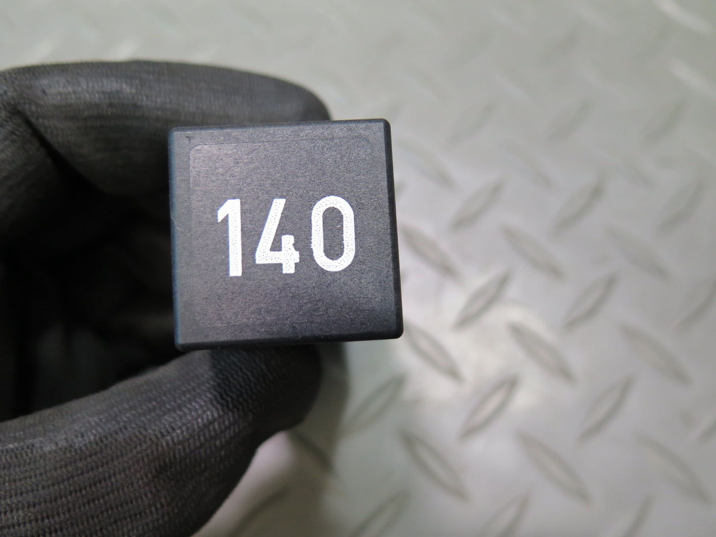 01-03 VW Eurovan T4 A/C Air Condition Fuse Relay Module 701959141B OEM