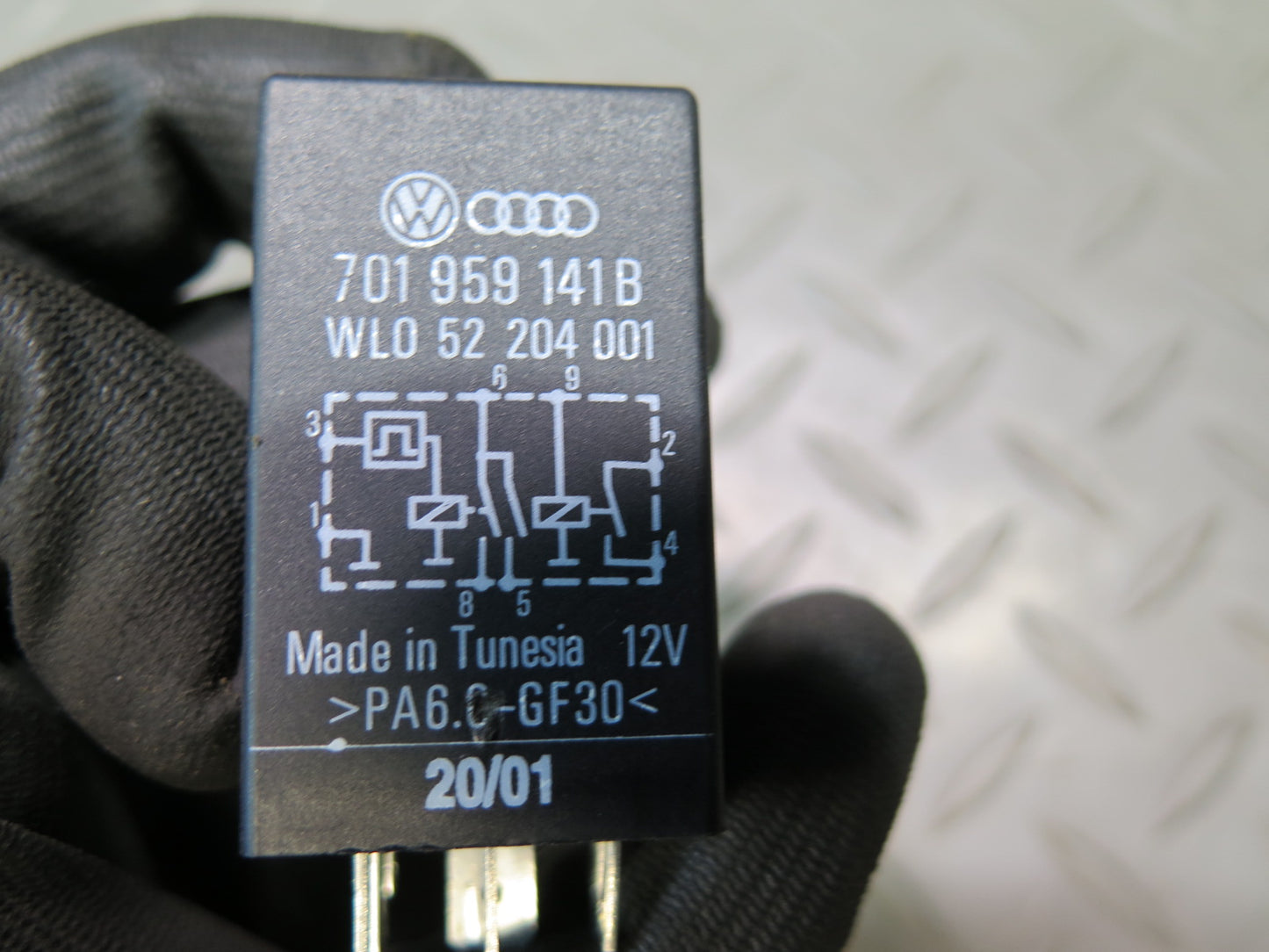 01-03 VW Eurovan T4 A/C Air Condition Fuse Relay Module 701959141B OEM