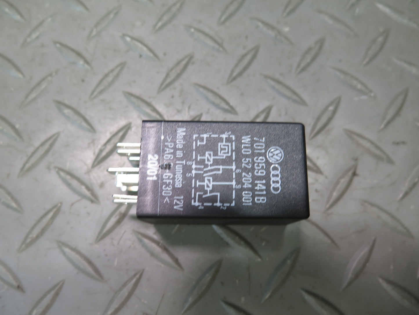 01-03 VW Eurovan T4 A/C Air Condition Fuse Relay Module 701959141B OEM