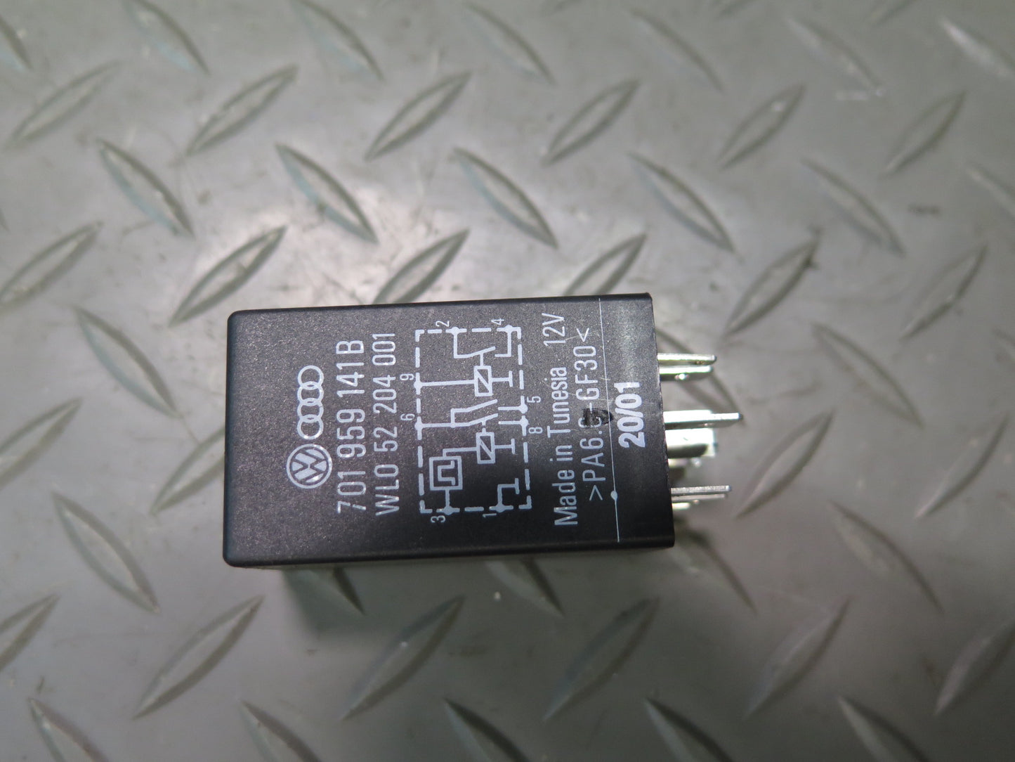 01-03 VW Eurovan T4 A/C Air Condition Fuse Relay Module 701959141B OEM