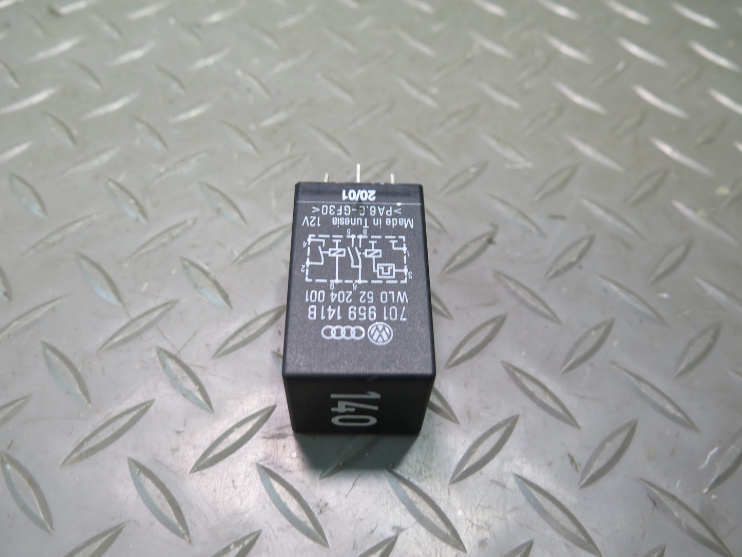 01-03 VW Eurovan T4 A/C Air Condition Fuse Relay Module 701959141B OEM