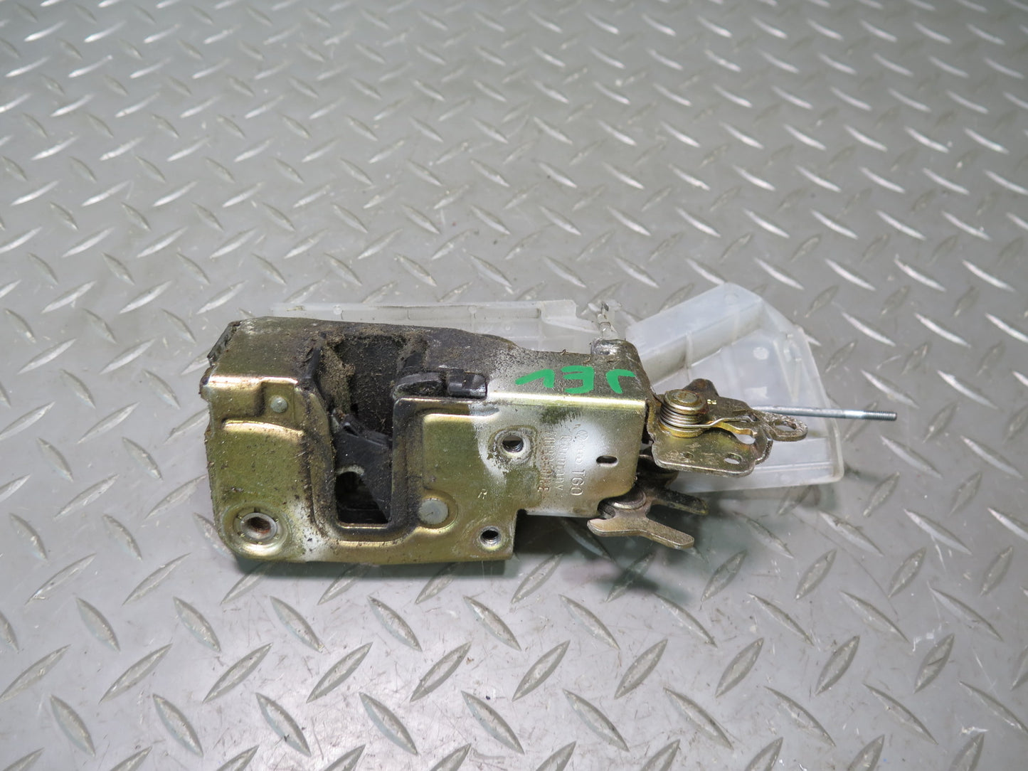 97-03 VW Eurovan T4 Front Right Pass Side Door Lock Latch 701837016E OEM