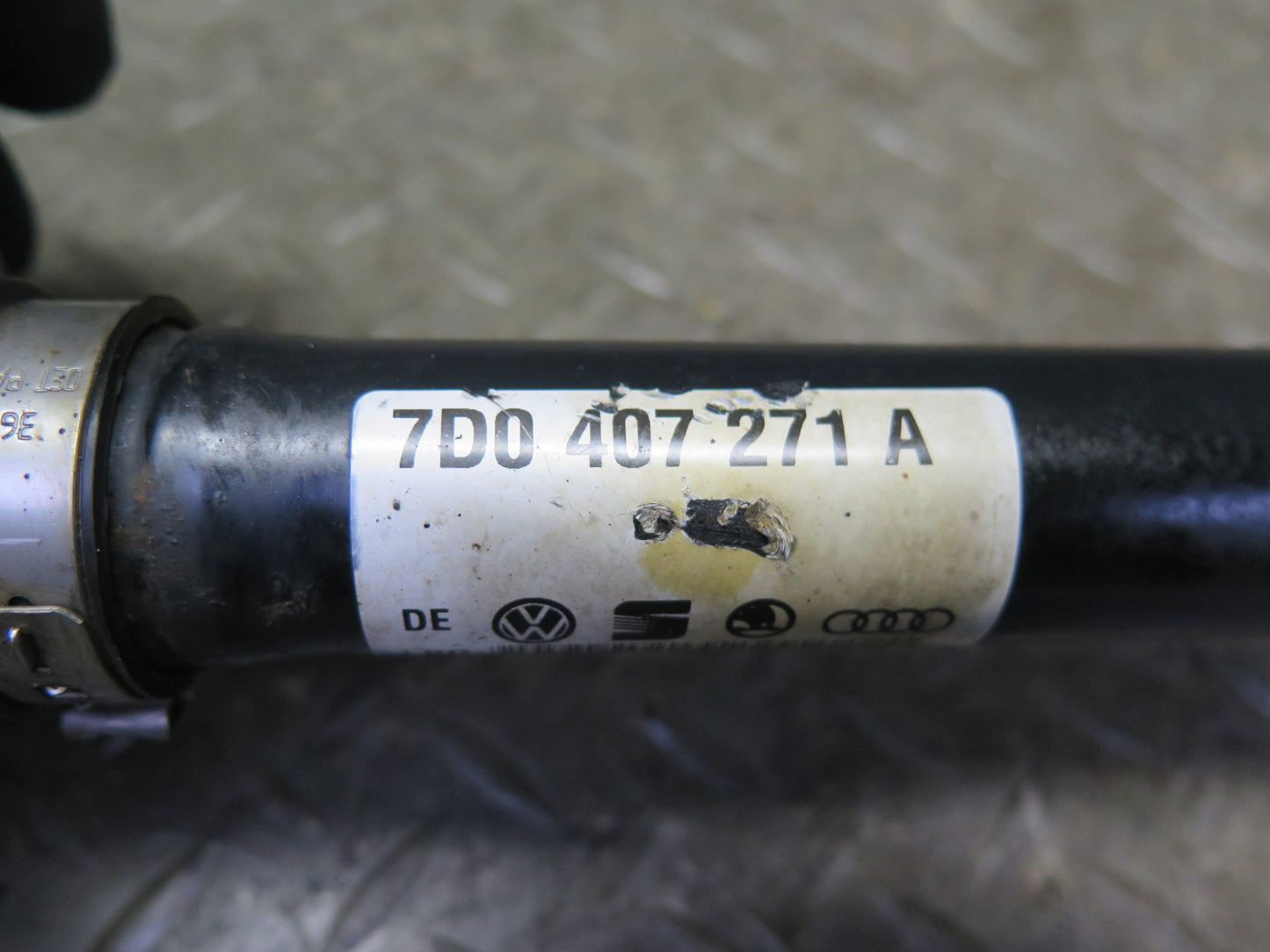 01-03 VW Eurovan T4 2.8L Front Right Suspension Axle Shaft 7D0407271A OEM