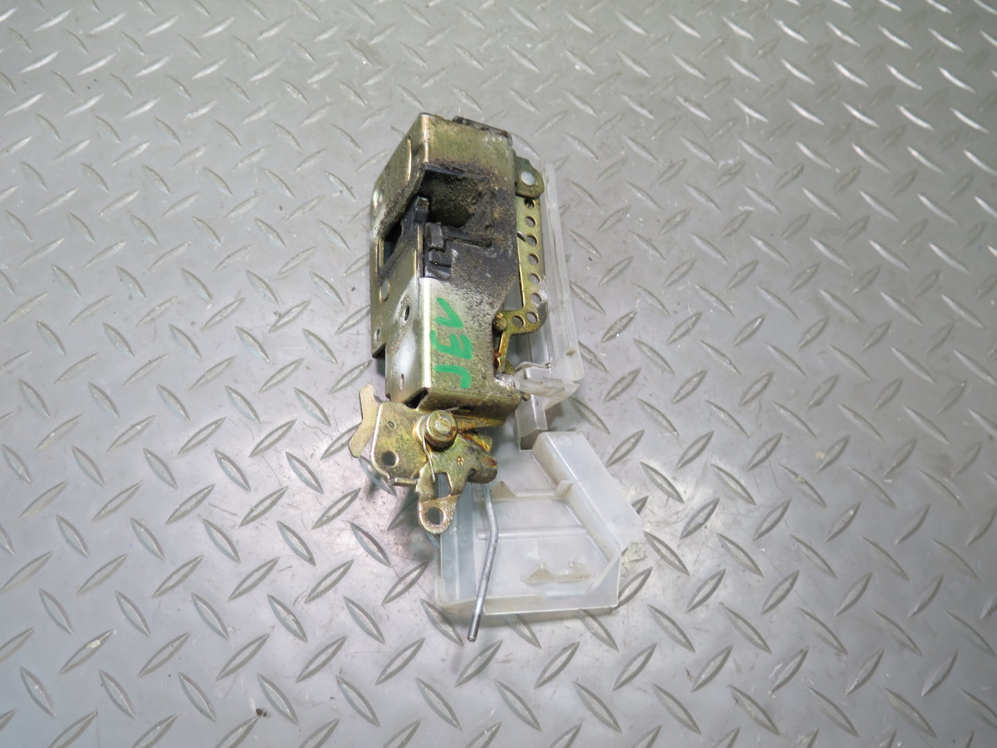 97-03 VW Eurovan T4 Front Right Pass Side Door Lock Latch 701837016E OEM