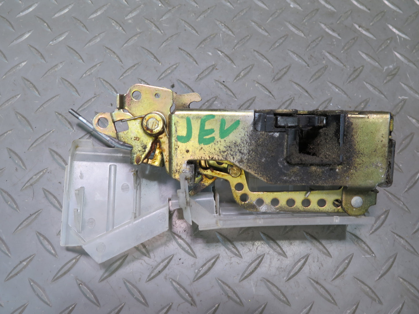 97-03 VW Eurovan T4 Front Right Pass Side Door Lock Latch 701837016E OEM