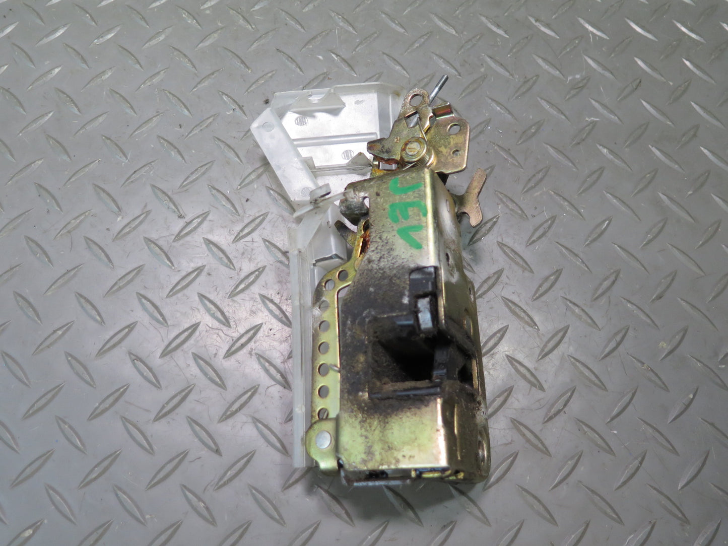 97-03 VW Eurovan T4 Front Right Pass Side Door Lock Latch 701837016E OEM