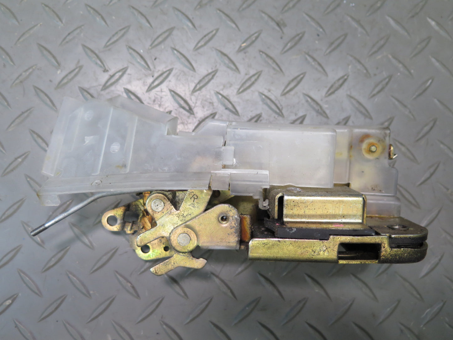 97-03 VW Eurovan T4 Front Right Pass Side Door Lock Latch 701837016E OEM