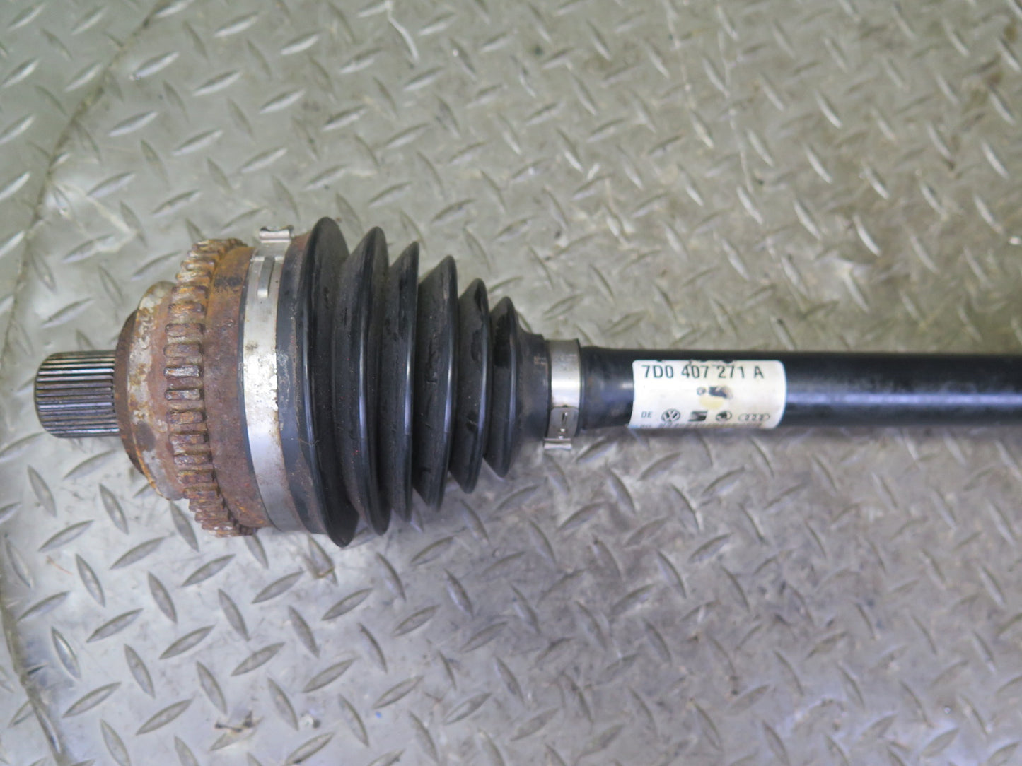 01-03 VW Eurovan T4 2.8L Front Right Suspension Axle Shaft 7D0407271A OEM