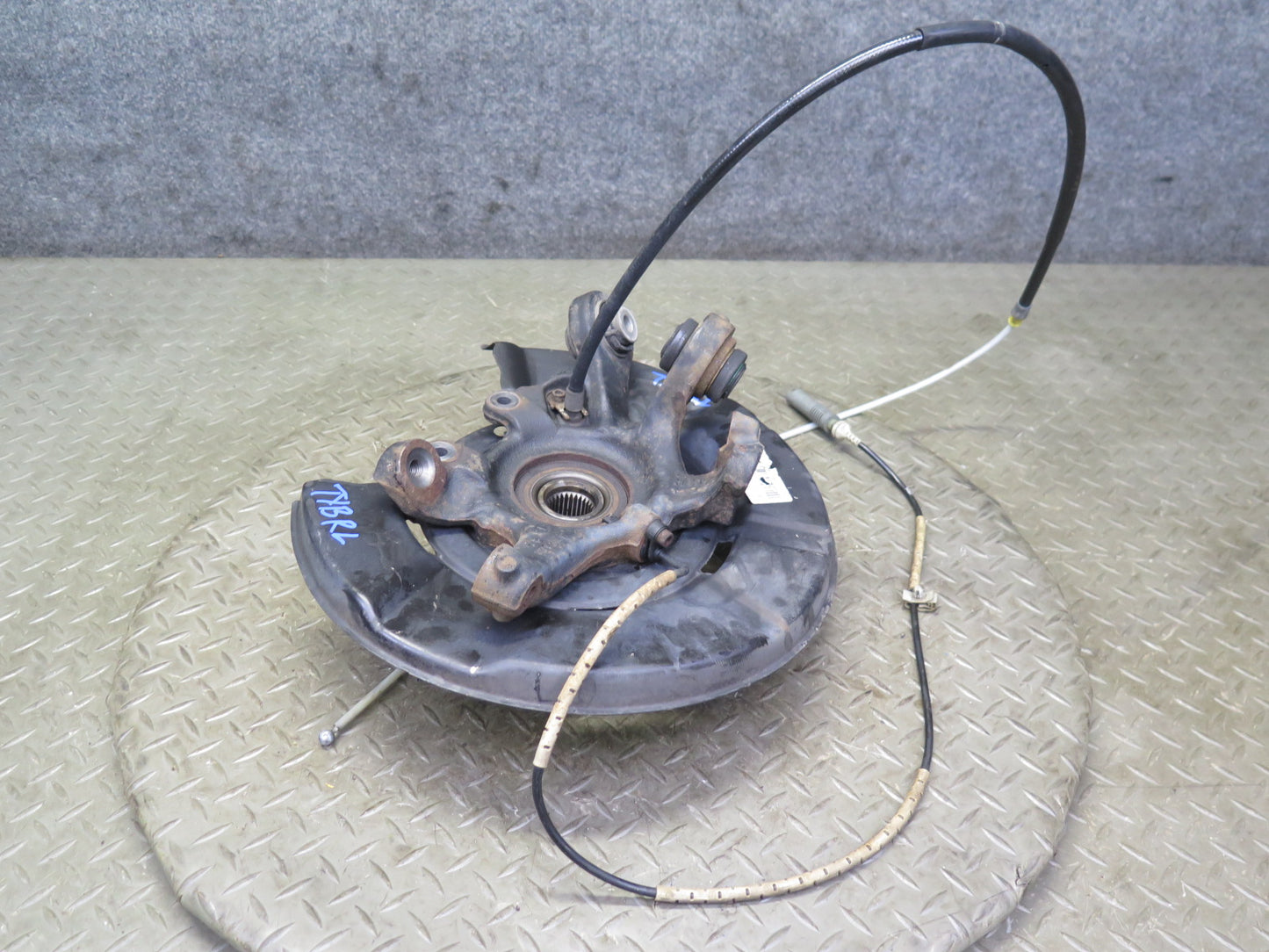 07-13 BMW E90 E92 E93 335i RWD Rear Left Spindle Knuckle Wheel Hub Bearing OEM