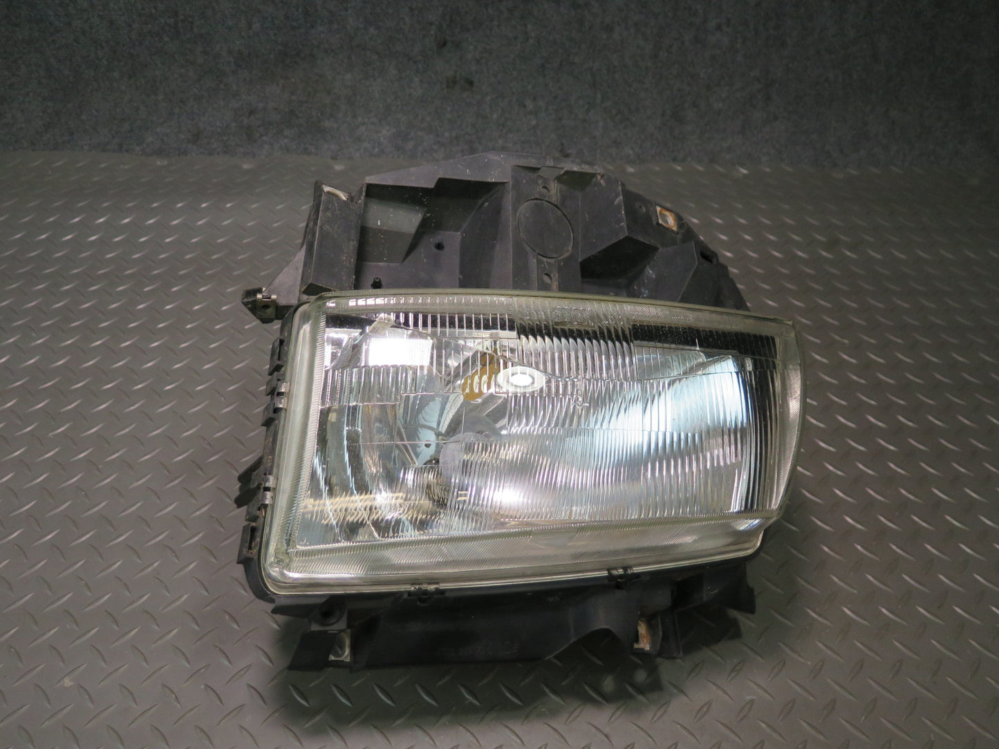 99-03 VW Eurovan T4 Front Left Driver Side Halogen Headlight Lamp OEM