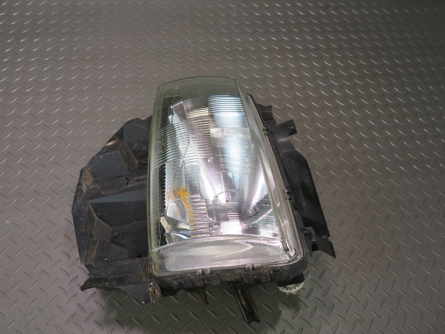 99-03 VW Eurovan T4 Front Left Driver Side Halogen Headlight Lamp OEM