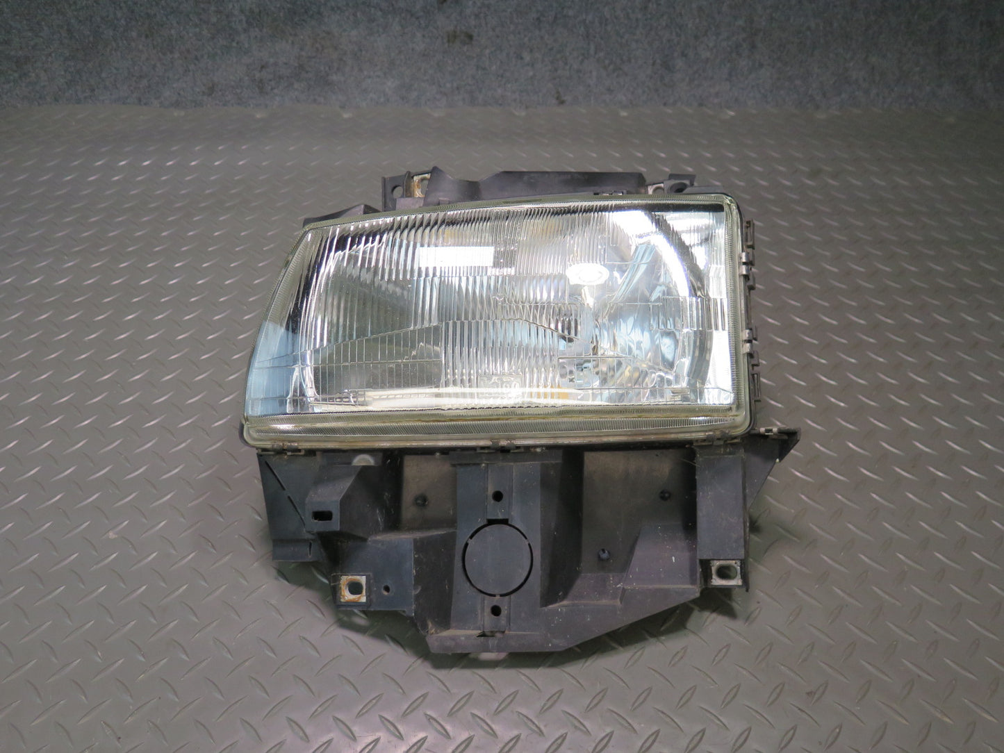 99-03 VW Eurovan T4 Front Left Driver Side Halogen Headlight Lamp OEM