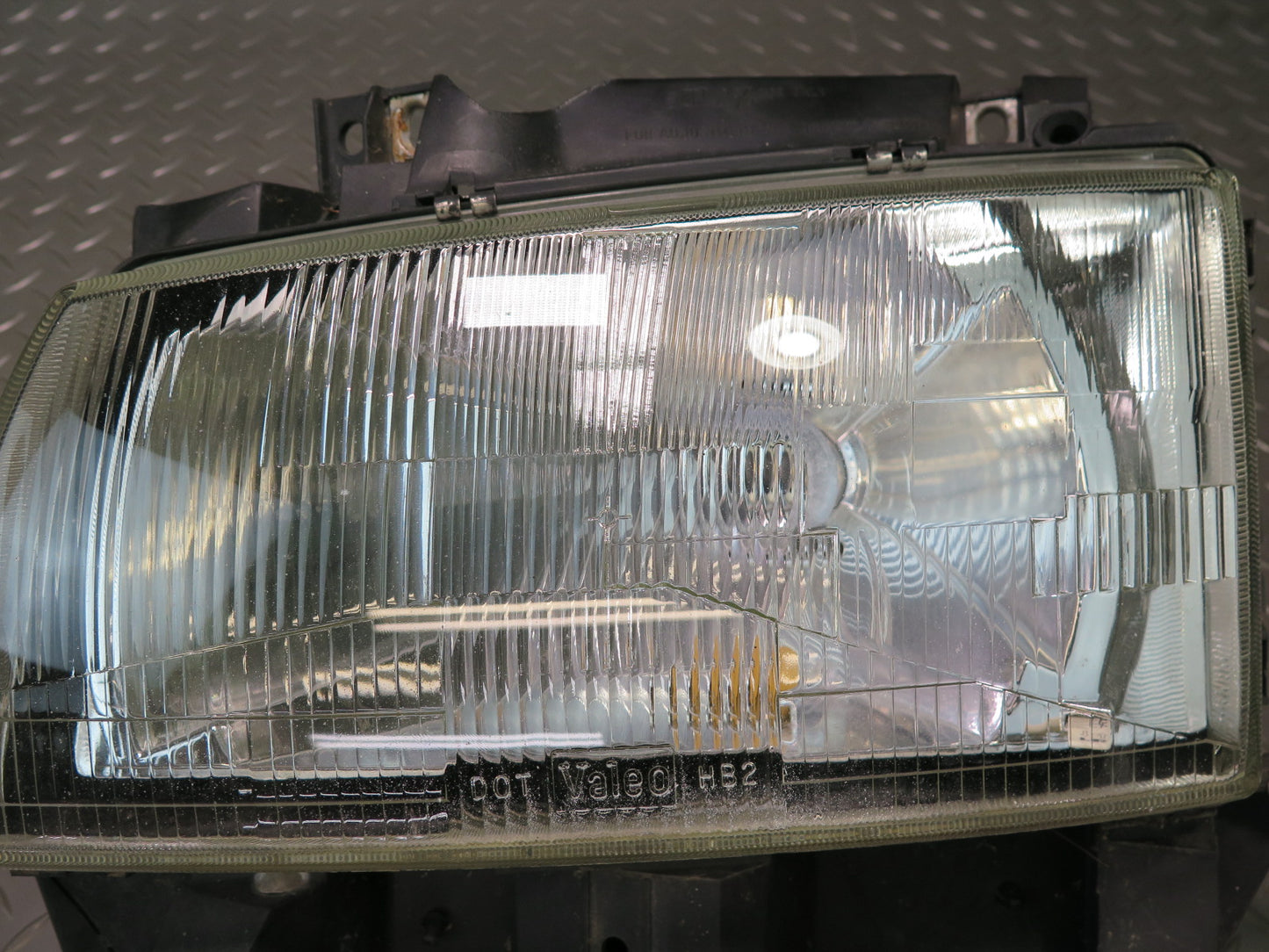 99-03 VW Eurovan T4 Front Left Driver Side Halogen Headlight Lamp OEM