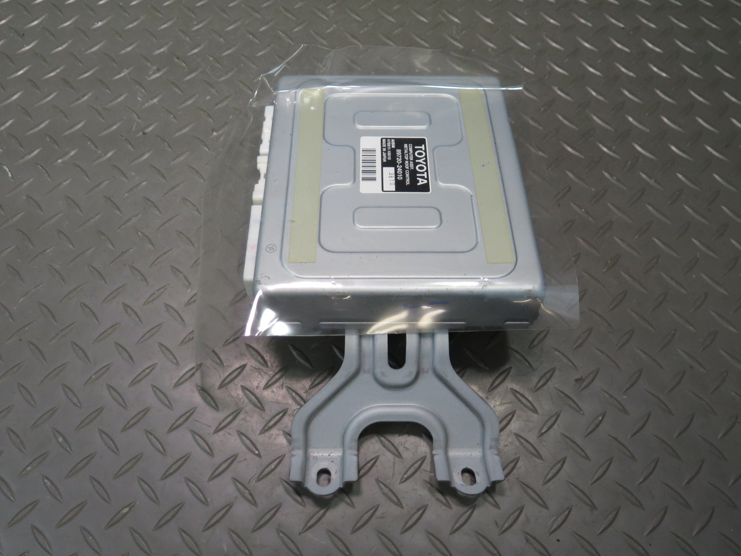02-08 Lexus Z40 SC430 Convertible TOP Roof Control Module 89720-24010 OEM