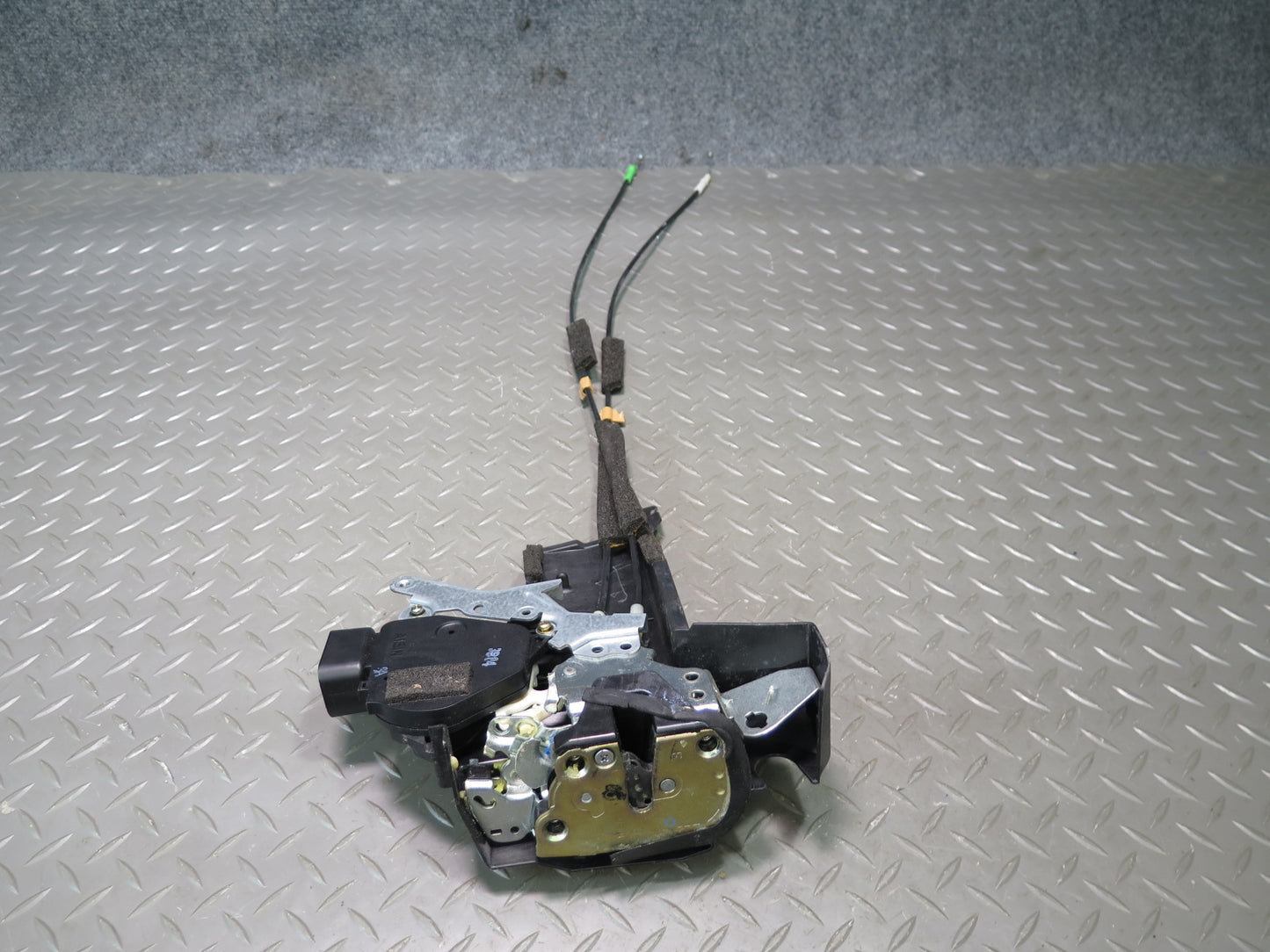 02-10 Lexus Z40 SC430 Right Passenger Door Lock Latch Actuator OEM